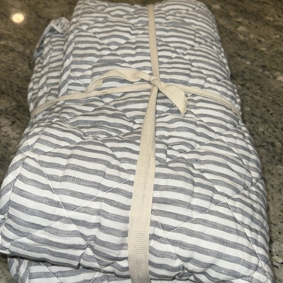 NWOT QUINCE European Linen Stripe Quilted King Sham Set Grey/White Stripe (Q10) - Picture 7 of 7